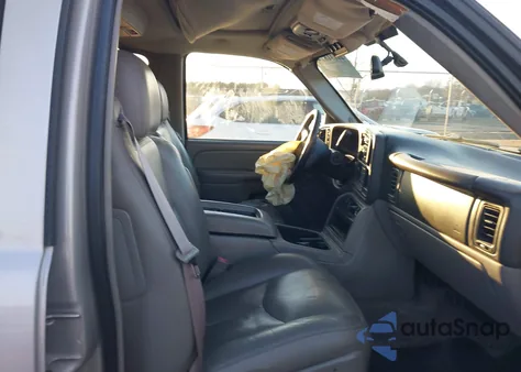 2004 Chevrolet Suburban 1500 Lt from USA, damaged, VIN 3GNFK16T94G206664